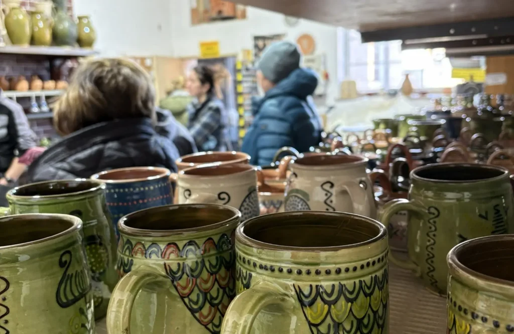 Innenraum der Werkstatt in der Kaschubei – Einblick in das regionale Leben und Handwerk